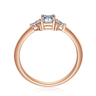 Verlobungsring Faithful mit Diamant im Emerald Cut, Tropfen-Diamanten und Brillanten in Rotgold