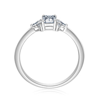 Verlobungsring Faithful mit Diamant im Emerald Cut, Tropfen-Diamanten und Brillanten in Weißgold