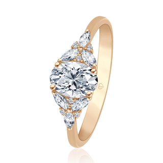Verlobungsring Blütenform mit ovalem Diamanten in Roségold