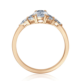 Verlobungsring Blütenform mit ovalem Diamanten in Roségold