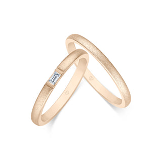 Trauringe mattiert mit Baguette-Diamant in Roségold